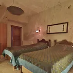 Otel Turkish Cave House 3*